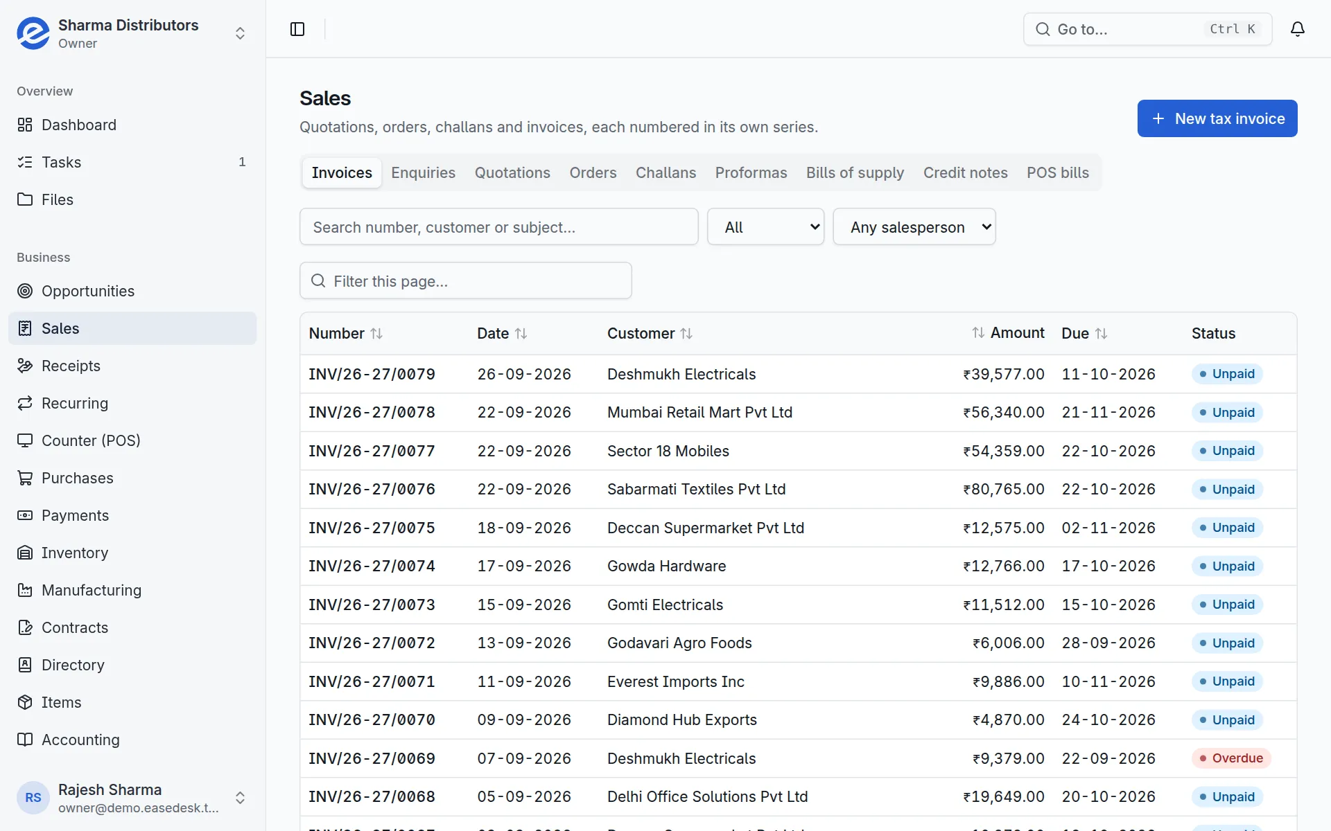 EaseDesk sales list: invoices with customer, amount, due date and payment status